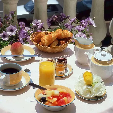 Mercure Marche Aux Fleurs Hotell 4*