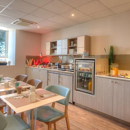 Hotell Mercure Marche Aux Fleurs 4*