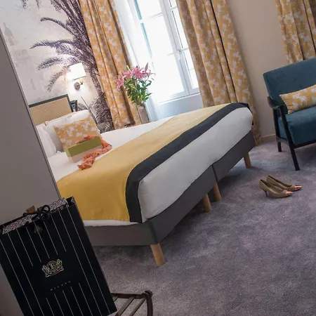 Mercure Marche Aux Fleurs Hotell 4*