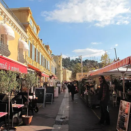 Hotell Mercure Marche Aux Fleurs 4*