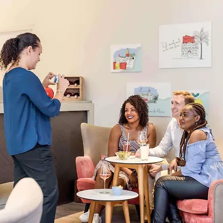 Mercure Marche Aux Fleurs Hotel 4*