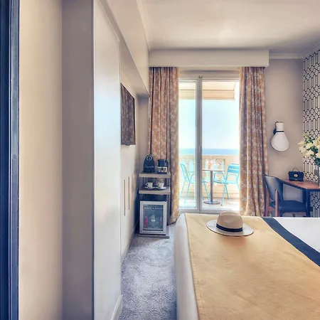 Mercure Marche Aux Fleurs 4*