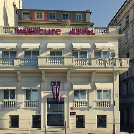 Hotel Mercure Marche Aux Fleurs 4*