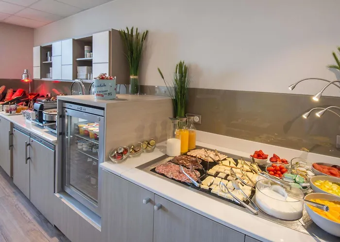 Hotel Mercure Marché Aux Fleurs 4*