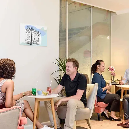 Mercure Marché Aux Fleurs Hotel 4*