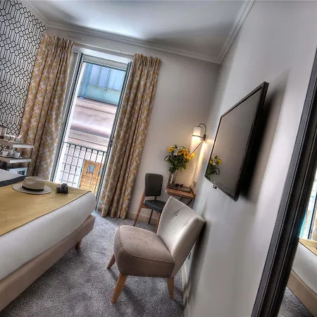 Mercure Marché Aux Fleurs Hotel 4*