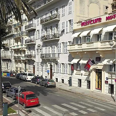 Mercure Marche Aux Fleurs
