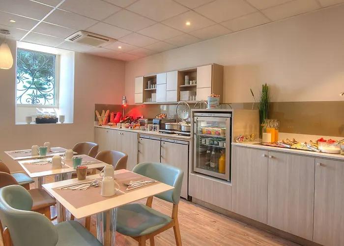 Hotel Mercure Marche Aux Fleurs 4*