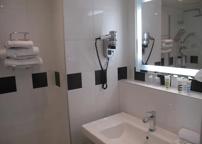 Mercure Marche Aux Fleurs