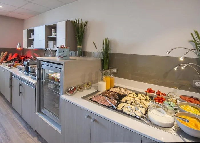 Mercure Marche Aux Fleurs Hotel