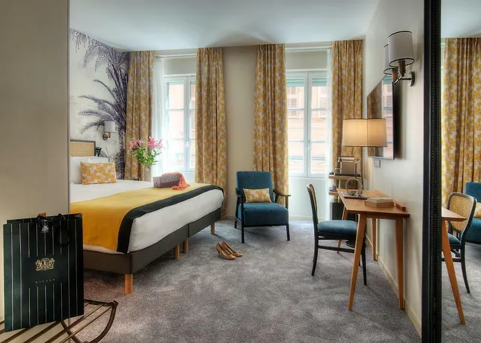 Mercure Marche Aux Fleurs Hotel