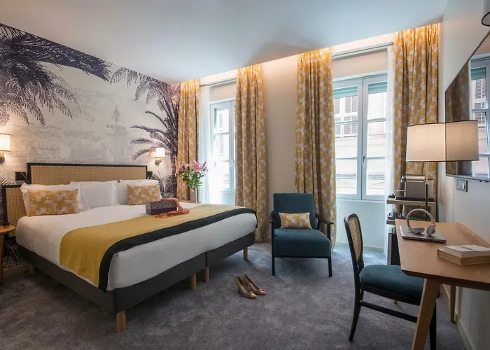 Mercure Marche Aux Fleurs Hotel